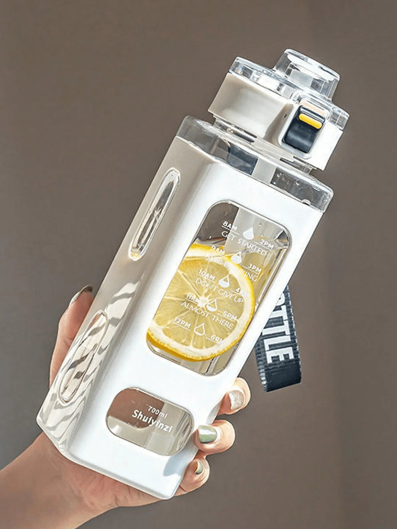 1 piece white 700ml sports water bottle, portable sippy cup