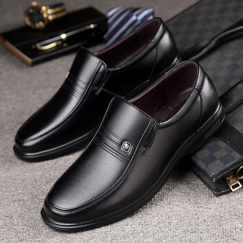 Genuine Leather shoes Men Loafers Slip On Business Casual Leather Shoes Classic Soft Moccasins Hombre Breathable Men Shoes Flat